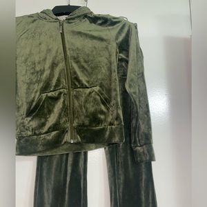 2- PC VELOUR TRACK SUIT